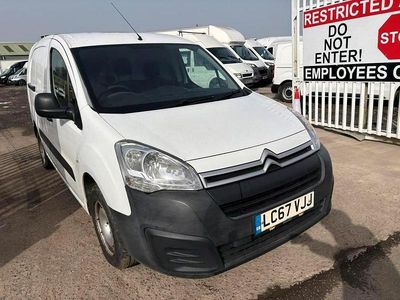 Used Citroën Berlingo 100 HP (73 kW) 2017 White MPV