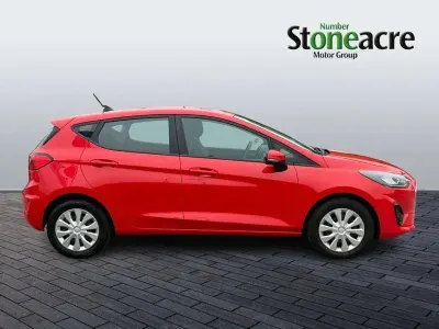 Usado Ford Fiesta Trend 75 HP (55 kW) 2023 Vermelho Citadino