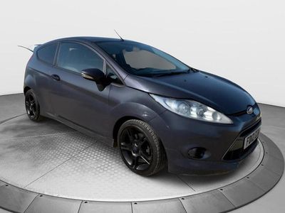 Begagnad Ford Fiesta Zetec 2012 Grå Halvkombi