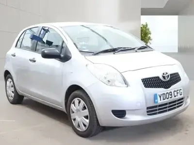 Used Toyota Yaris T2 69 HP (50 kW) 2009 Silver Hatchback