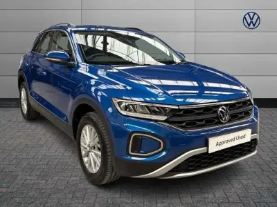 Begagnad VW T-Roc Life 150 HK (110 kW) 2022 Blå SUV