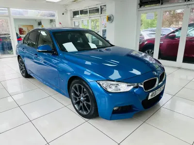 Begagnad BMW 330e M Sport 2017 Blå Sedan