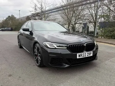 Usado BMW M550 Comfort Edition 530 CV (389 kW) 2022 Negro Berlina