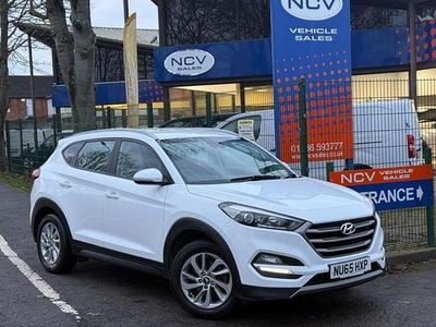 White Used 2015 Hyundai Tucson SE SUV | £7,990 (Fair price)