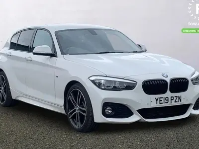 Begagnad BMW 120 Comfort Edition 190 HK (139 kW) 2019 Vit Halvkombi