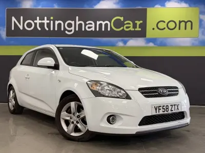 Used Kia ProCeed 103 HP (75 kW) 2009 White Hatchback