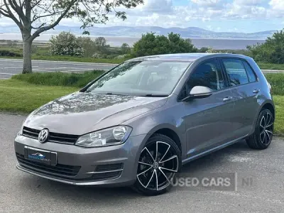 Usado VW Golf VII S 105 HP (77 kW) 2014 Cinzento Citadino