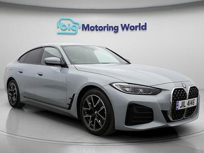 Begagnad BMW 420 M Sport 184 HK (135 kW) 2023 Grå Halvkombi