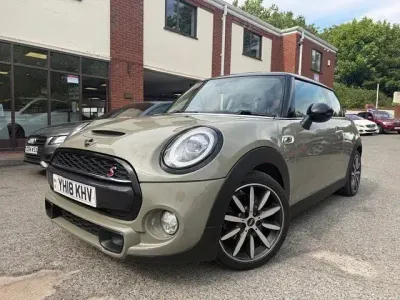 Usado Mini Cooper S Hatch 192 HP (141 kW) 2018 Cinzento Citadino
