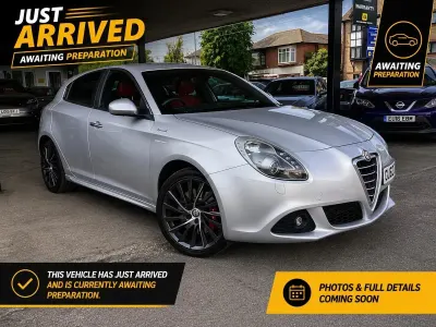 Begagnad Alfa Romeo Giulietta 105 HK (77 kW) 2013 Silver Halvkombi