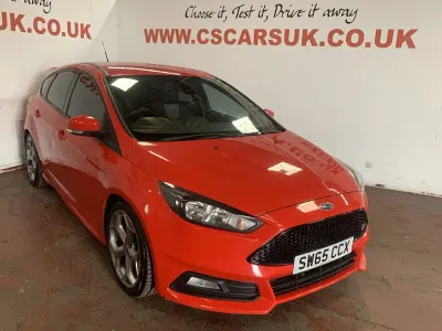 Used Ford Focus ST 185 HP (136 kW) 2015 Red Hatchback