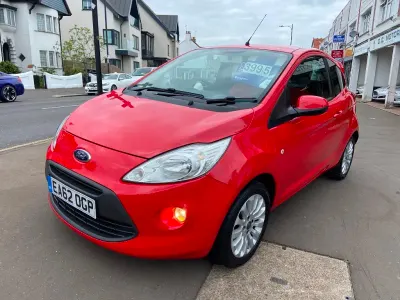 Usado Ford Ka Zetec 69 CV (50 kW) 2012 Rojo Utilitario