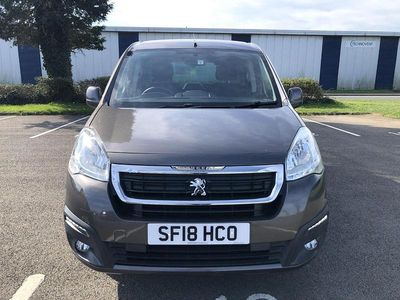 Gebraucht Peugeot Partner Tepee Active 98 PS (72 kW) 2018 Grau Van / Kleinbus