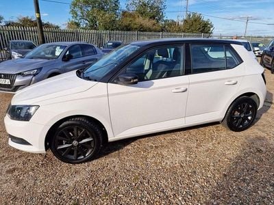 Used Skoda Fabia Colour Edition 75 HP (55 kW) 2017 White Hatchback