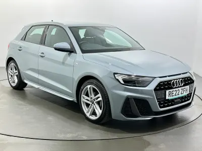 Usado Audi A1 Sportback S-Line 110 CV (80 kW) 2022 Gris Utilitario