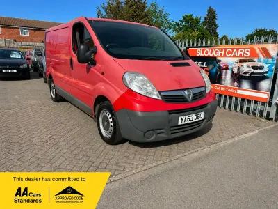 Usado Vauxhall Vivaro 115 HP (84 kW) 2014 Vermelho Monovolume