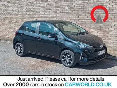 Used Toyota Yaris Hybrid 100 HP (73 kW) 2019 Black Hatchback