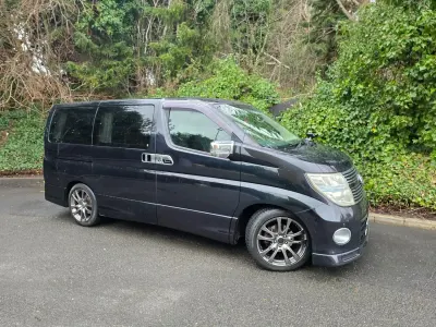 Usado Nissan Elgrand 2008 Negro Monovolumen