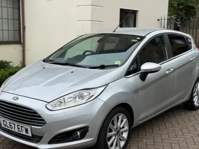 Second-hand Ford Fiesta Titanium 100 CP (73 kW) 2017 Argintiu Hatchback