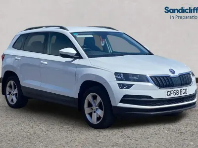 Used Skoda Karoq SE 115 HP (84 kW) 2020 White SUV
