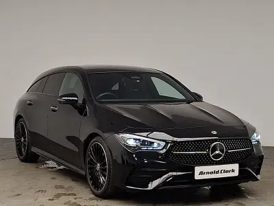 Usado Mercedes CLA220 AMG Line Premium Plus 190 HP (139 kW) 2023 Preto Sedan