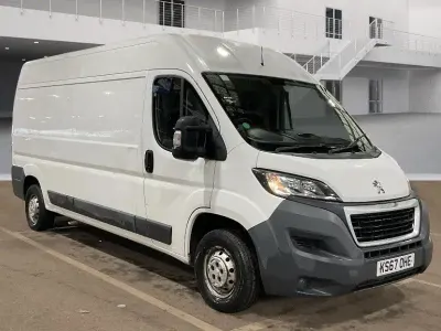 Begagnad Peugeot Boxer 130 HK (95 kW) 2017 Vit Van