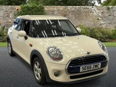 Used Mini Cooper Hatch 136 HP (100 kW) 2016 White Hatchback