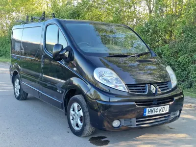 Usado Renault Trafic 115 HP (84 kW) 2014 Preto Monovolume