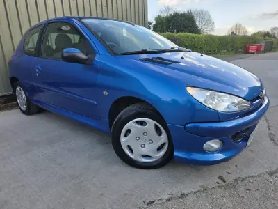 Używany Peugeot 206 60 KM (44 kW) 2005 Niebieski Hatchback