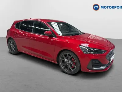 Used Ford Focus ST 280 HP (205 kW) 2023 Red Hatchback