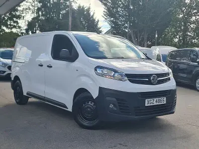 Used Vauxhall Vivaro S 100 HP (73 kW) 2022 White MPV