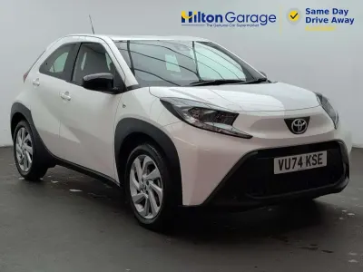 Used Toyota Aygo X X-pure 72 HP (52 kW) 2024 White SUV