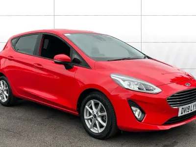 Used Ford Fiesta Zetec 100 HP (73 kW) 2019 Race red (standard paint) Hatchback