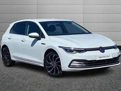 Used VW Golf VIII Edition 130 HP (95 kW) 2023 Pure white Hatchback