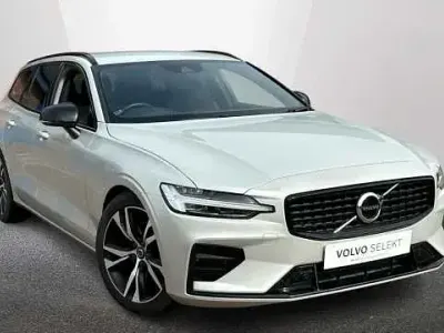 Usado Volvo V60 R-Design 161 HP (118 kW) 2022 Carrinha