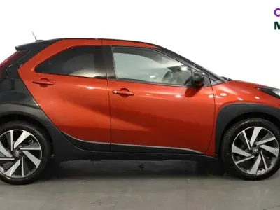 Used Toyota Aygo X 72 HP (52 kW) 2022 Red SUV