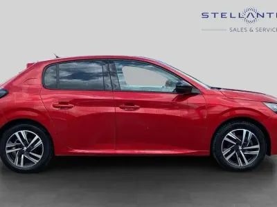 Używany Peugeot 208 Allure Premium 99 KM (72 kW) 2022 Czerwony Hatchback