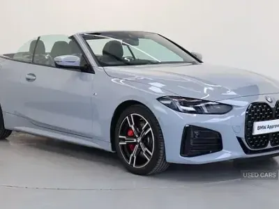 Usado BMW 420 M Sport 181 HP (133 kW) 2025 Cinzento Cabrios