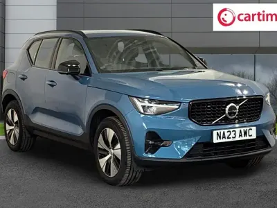 Usado Volvo XC40 Plus 2023 Azul SUV