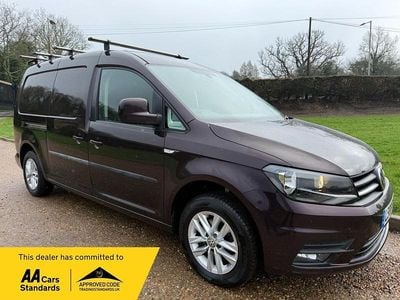 Used VW Caddy Maxi Highline 102 HP (75 kW) 2018 Mauve/purple MPV