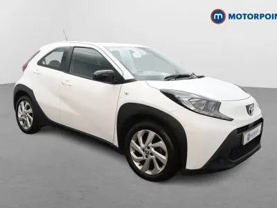 Used Toyota Aygo X PURE 2023 White SUV