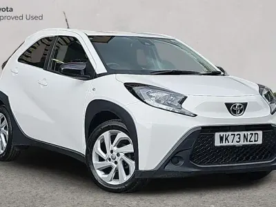 Used Toyota Aygo X PURE 72 HP (52 kW) 2024 White SUV