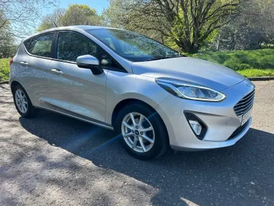 Second-hand Ford Fiesta Zetec 85 CP (62 kW) 2018 Argintiu Hatchback