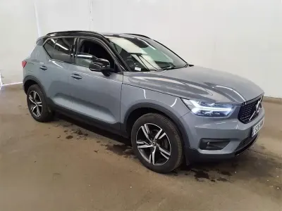 Usado Volvo XC40 R-Design 163 HP (119 kW) 2020 Cinzento SUV