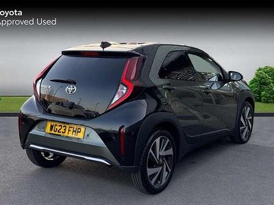 Used Toyota Aygo X 72 HP (52 kW) 2023 Cardamon green bitone SUV