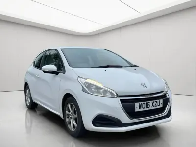 Gebraucht Peugeot 208 Active 2016 Weiß Kleinwagen