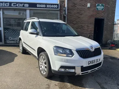 Used Skoda Yeti SE 110 HP (80 kW) 2015 White SUV
