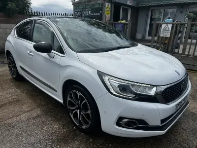 Used DS Automobiles DS4 Prestige 130 HP (95 kW) 2016 White Hatchback