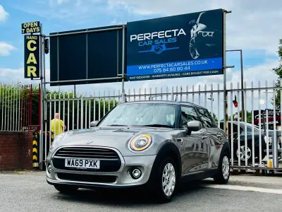 Usado Mini ONE Comfort 2019 Plateado Utilitario