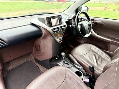 Toyota iQ